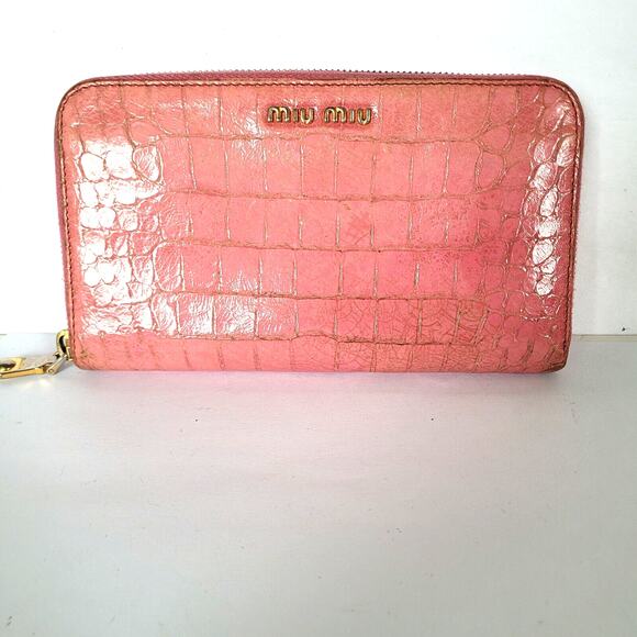 MIU MIU Croc Embossed Pink Leather Zip Around Wallet Clutch Continental Large - Picture 1 of 11